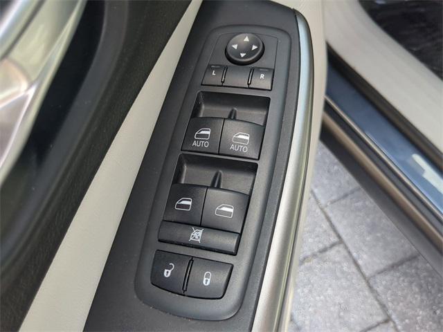 used 2021 Jeep Cherokee car, priced at $19,990