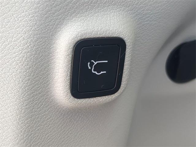 used 2021 Jeep Cherokee car, priced at $19,990