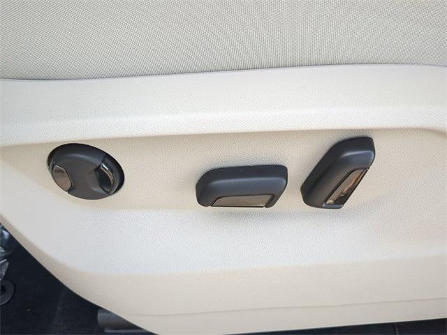 new 2025 Volkswagen Atlas car, priced at $36,518