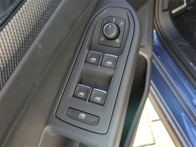new 2025 Volkswagen Golf GTI car, priced at $39,028