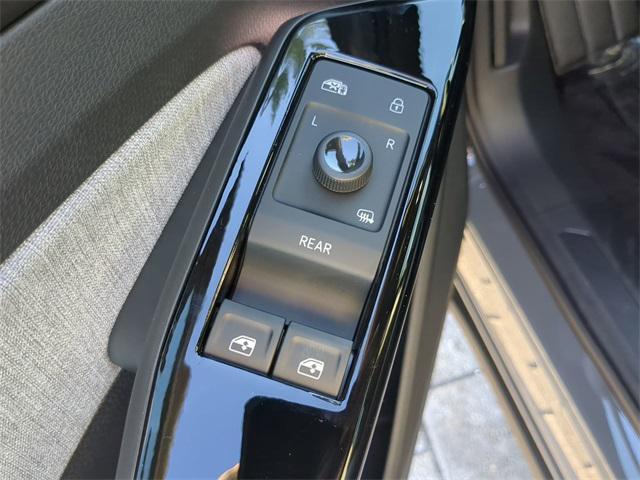 new 2025 Volkswagen ID.4 car, priced at $44,410