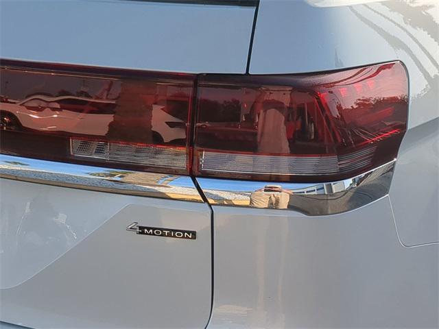 new 2025 Volkswagen Atlas car, priced at $52,310