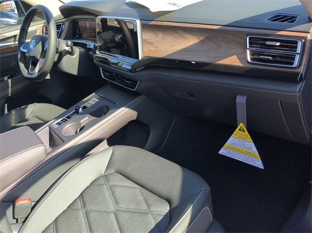 new 2025 Volkswagen Atlas car, priced at $36,915