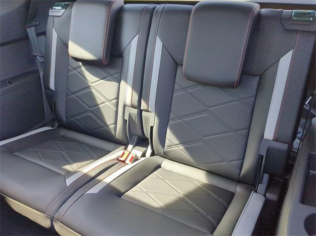 new 2025 Volkswagen Atlas car, priced at $45,450