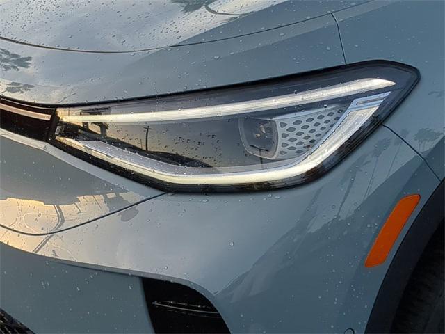 new 2025 Volkswagen ID.4 car, priced at $50,213