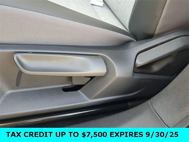new 2025 Volkswagen ID.4 car, priced at $41,032