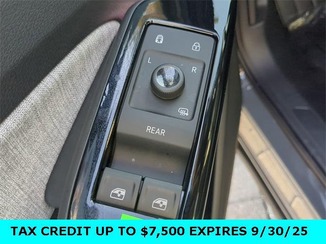 new 2025 Volkswagen ID.4 car, priced at $41,032