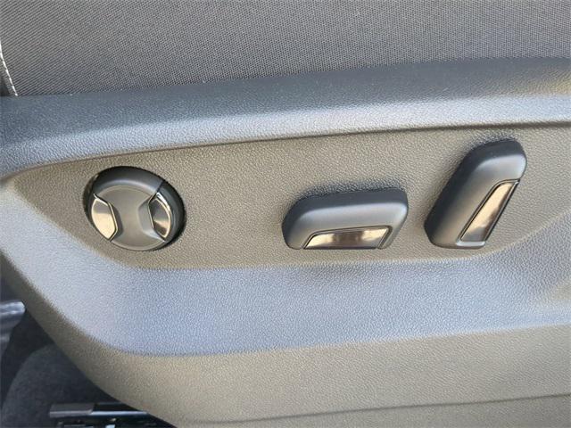 new 2026 Volkswagen Atlas Cross Sport car, priced at $37,511