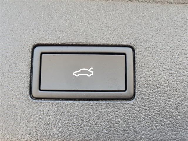 new 2025 Volkswagen Atlas car, priced at $45,637