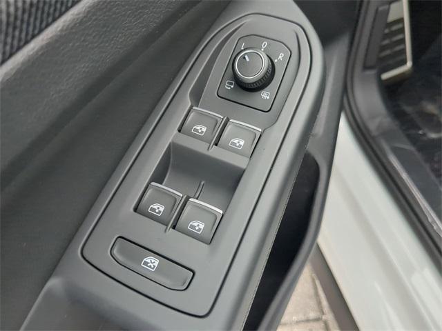 new 2025 Volkswagen Golf GTI car, priced at $38,564