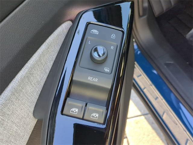 new 2025 Volkswagen ID.4 car, priced at $40,635