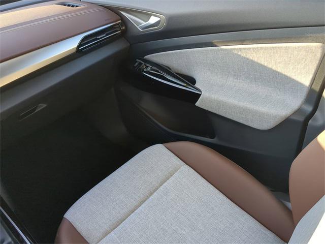 new 2025 Volkswagen ID.4 car, priced at $40,635