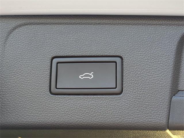 new 2026 Volkswagen Atlas car, priced at $45,276