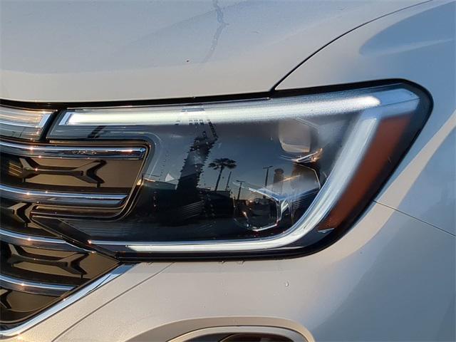 new 2026 Volkswagen Atlas car, priced at $45,276