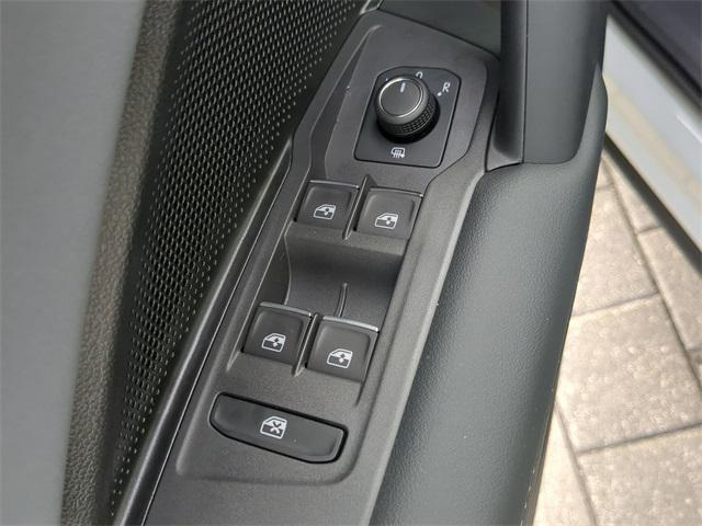 new 2025 Volkswagen Tiguan car, priced at $32,589