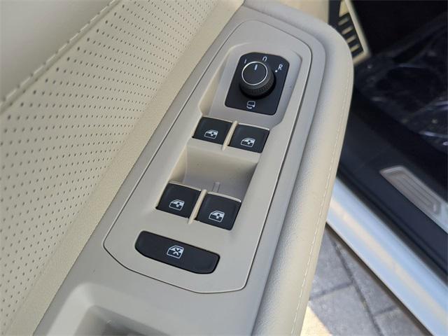 new 2025 Volkswagen Atlas car, priced at $51,810