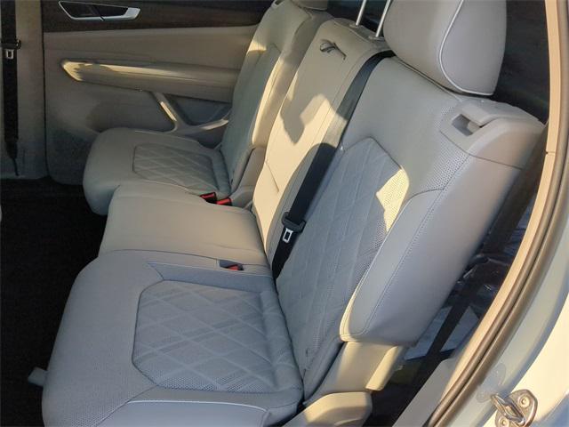 new 2025 Volkswagen Atlas car, priced at $51,810