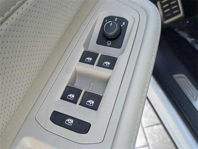 new 2025 Volkswagen Atlas car, priced at $48,810