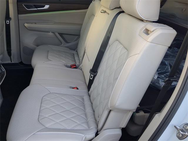 new 2025 Volkswagen Atlas car, priced at $48,810