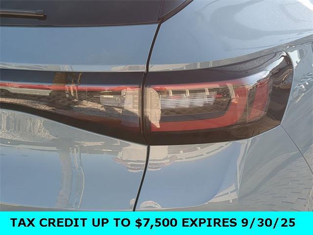 new 2025 Volkswagen ID.4 car, priced at $50,101