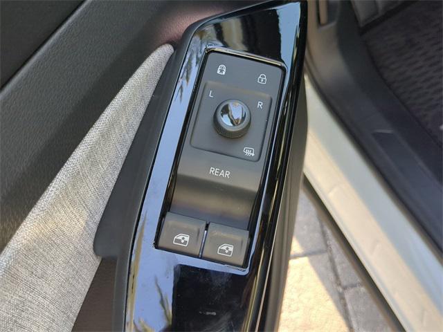 new 2025 Volkswagen ID.4 car, priced at $35,783