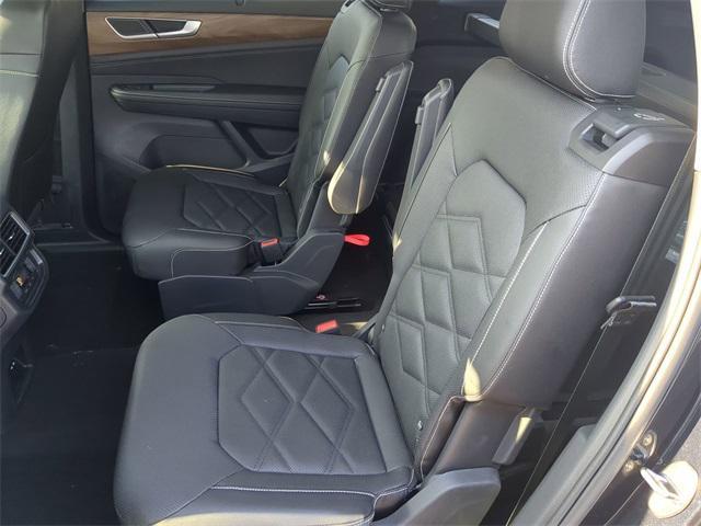 new 2025 Volkswagen Atlas car, priced at $43,646