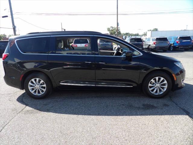 used 2017 Chrysler Pacifica car, priced at $15,995