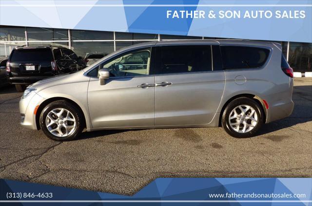 used 2019 Chrysler Pacifica car, priced at $9,495