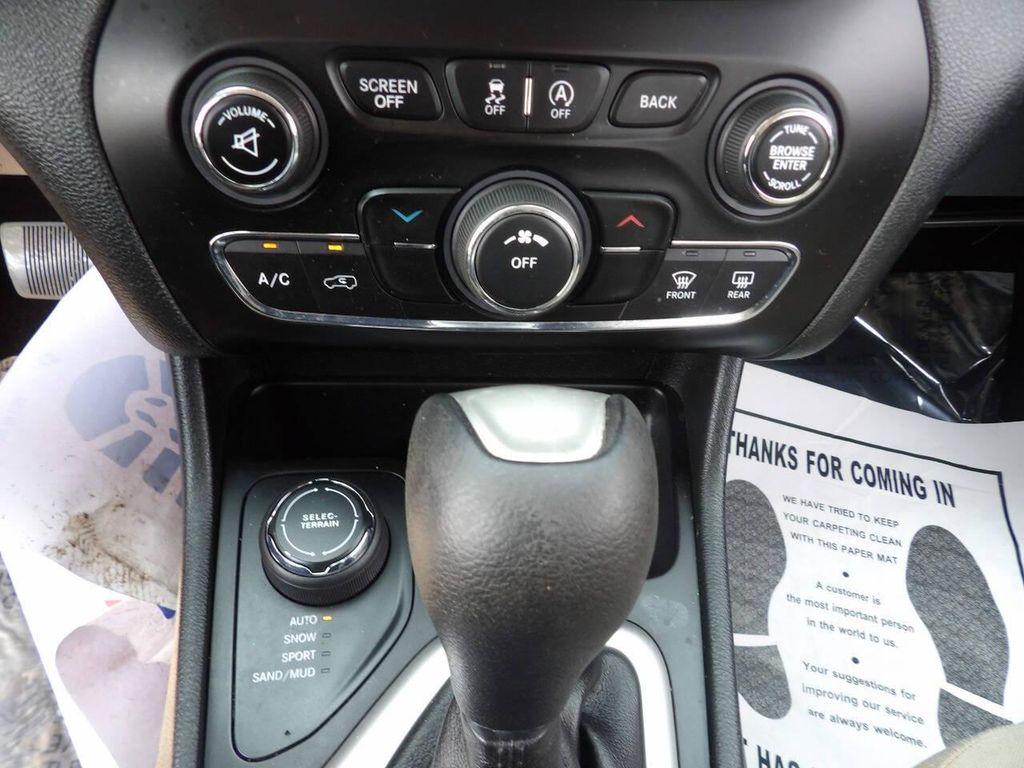 used 2015 Jeep Cherokee car, priced at $9,997