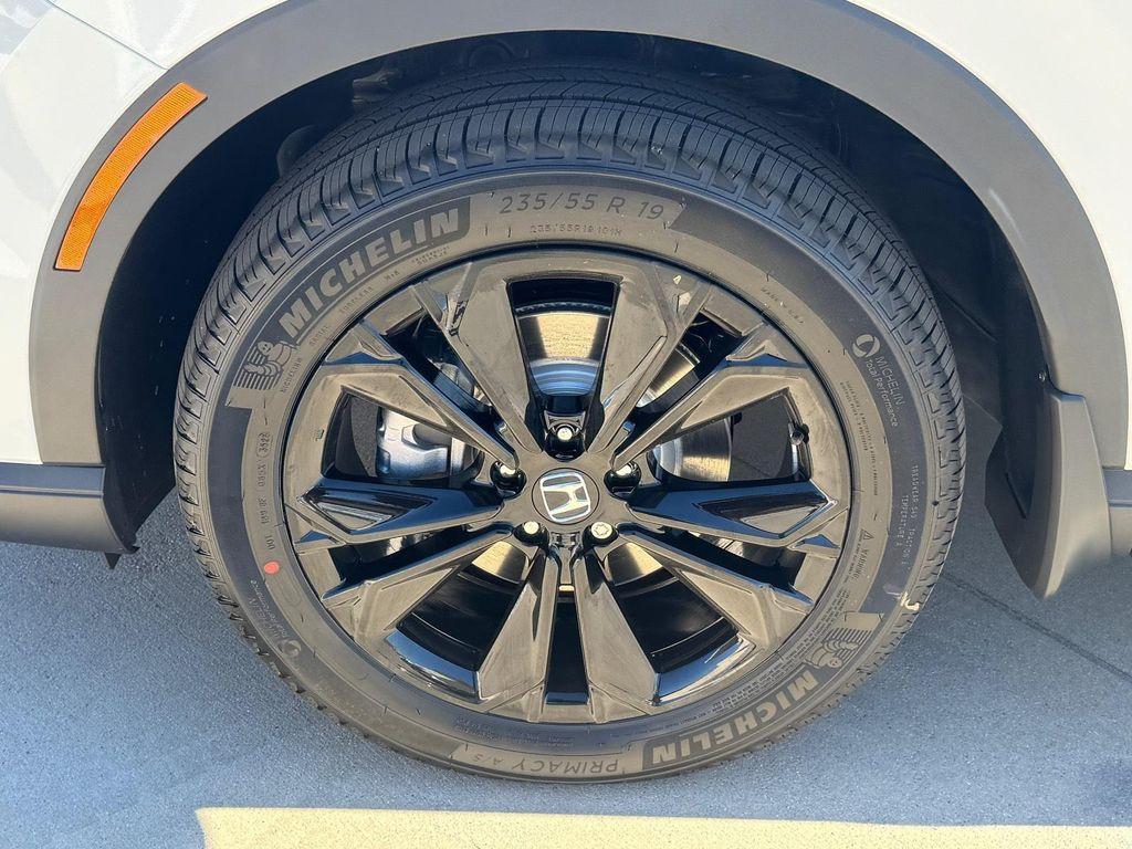 new 2026 Honda CR-V Hybrid car, priced at $41,481