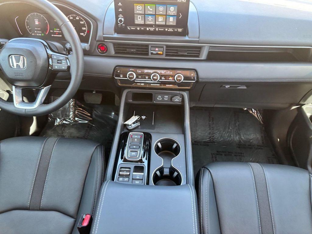 new 2025 Honda Pilot car, priced at $44,449