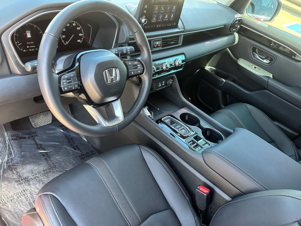 new 2025 Honda Pilot car, priced at $44,449