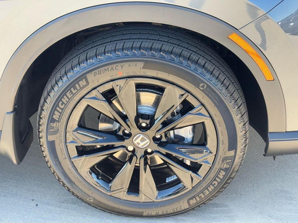 new 2026 Honda CR-V Hybrid car, priced at $41,050