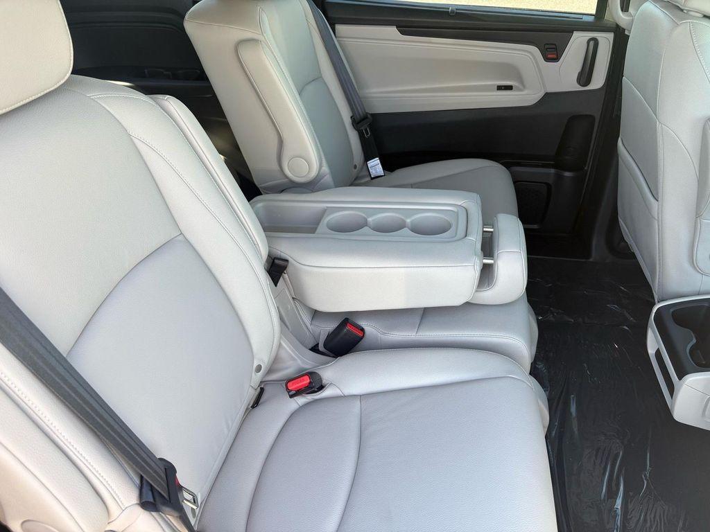 new 2026 Honda Odyssey car, priced at $44,290