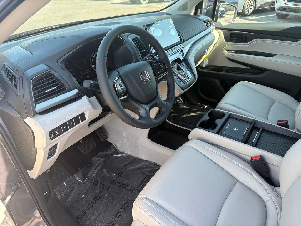 new 2026 Honda Odyssey car, priced at $44,290