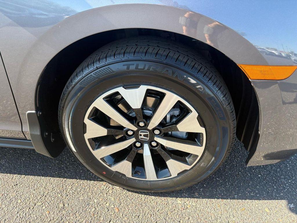 new 2026 Honda Odyssey car, priced at $44,290