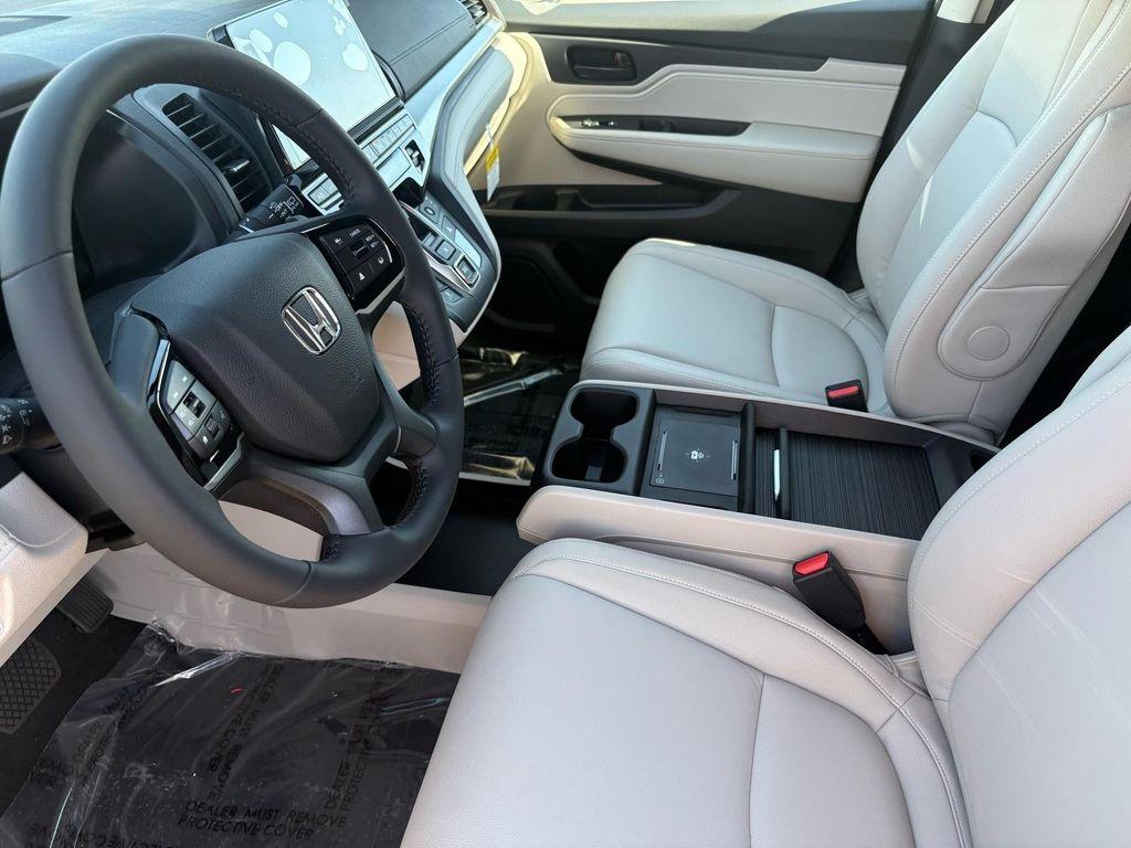 new 2026 Honda Odyssey car, priced at $44,290