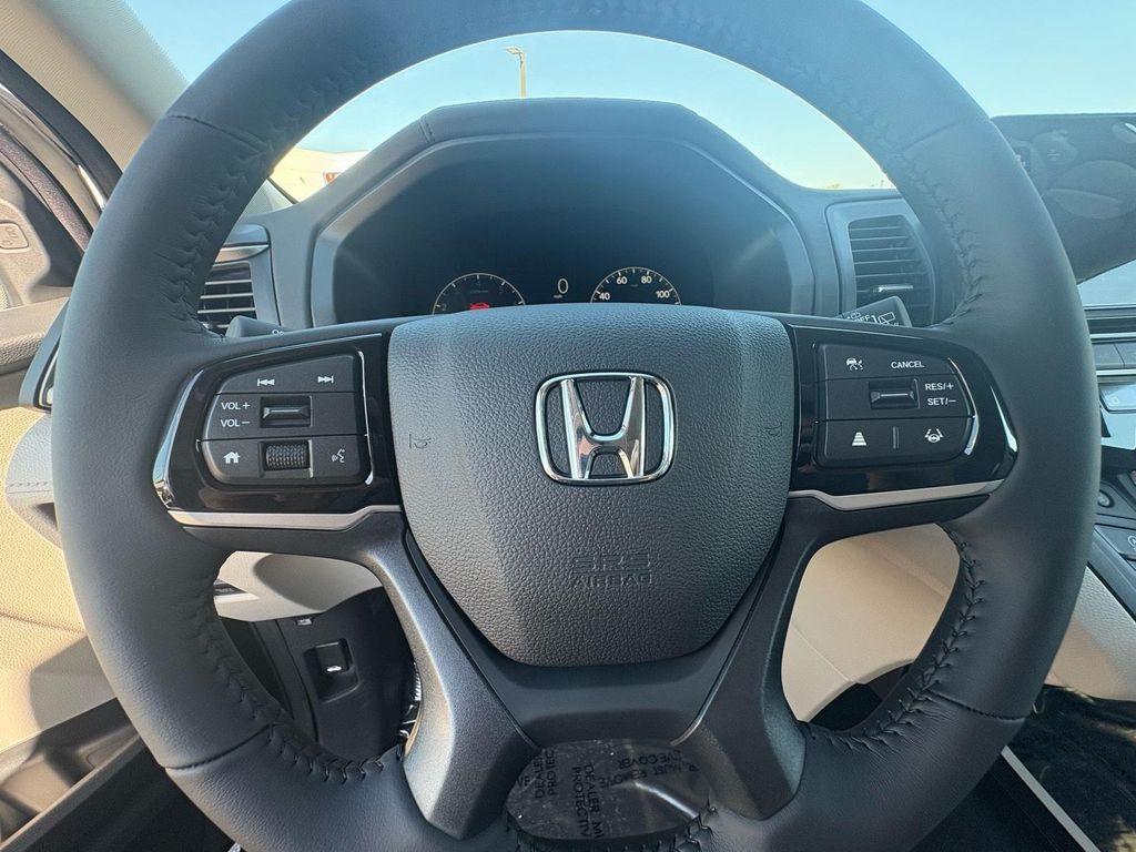 new 2026 Honda Odyssey car, priced at $44,290