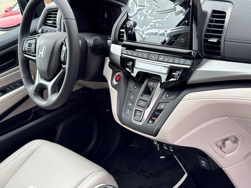 new 2026 Honda Odyssey car, priced at $45,685