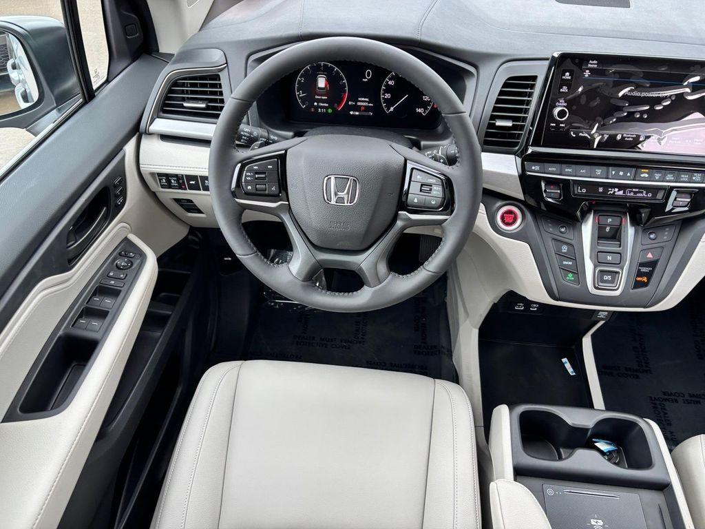 new 2026 Honda Odyssey car, priced at $45,685