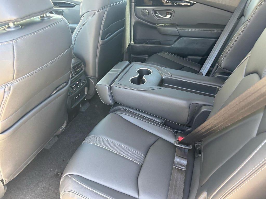 new 2025 Honda Pilot car, priced at $46,834