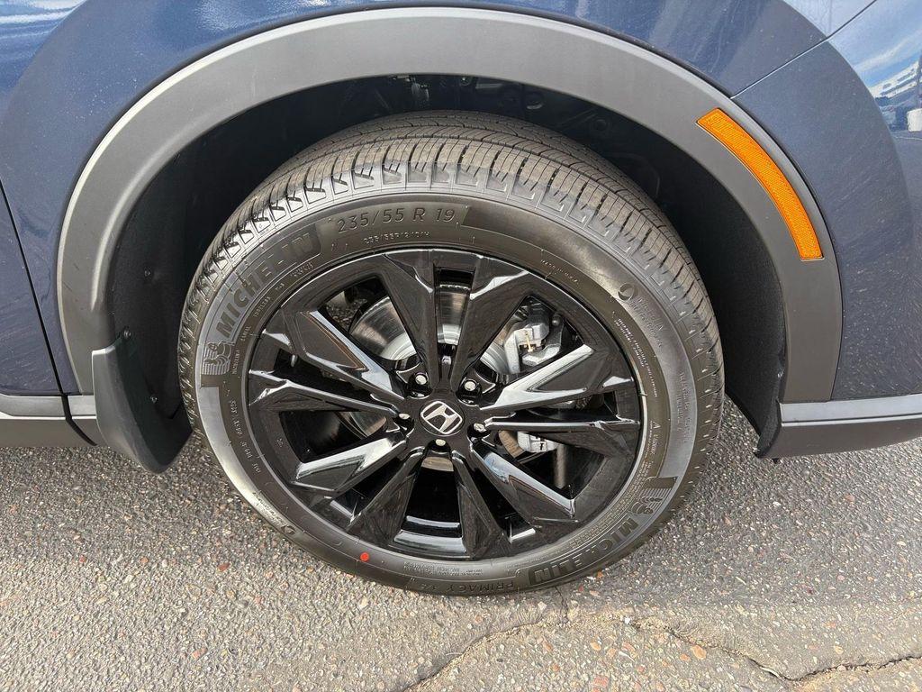 new 2026 Honda CR-V Hybrid car, priced at $41,050