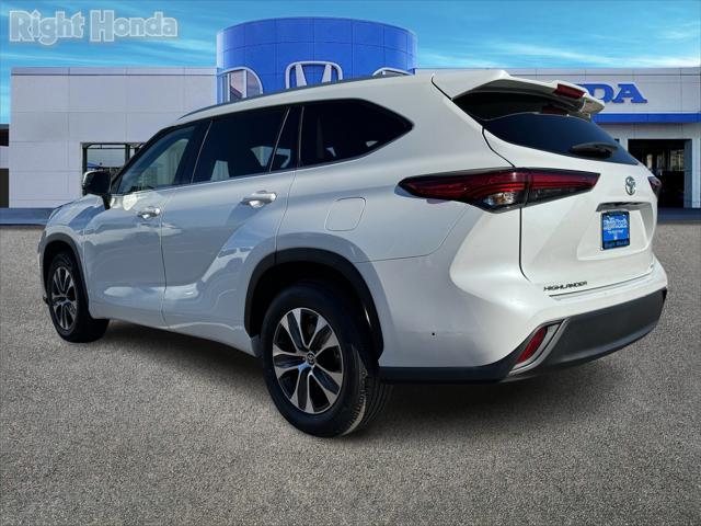 used 2022 Toyota Highlander car, priced at $30,688