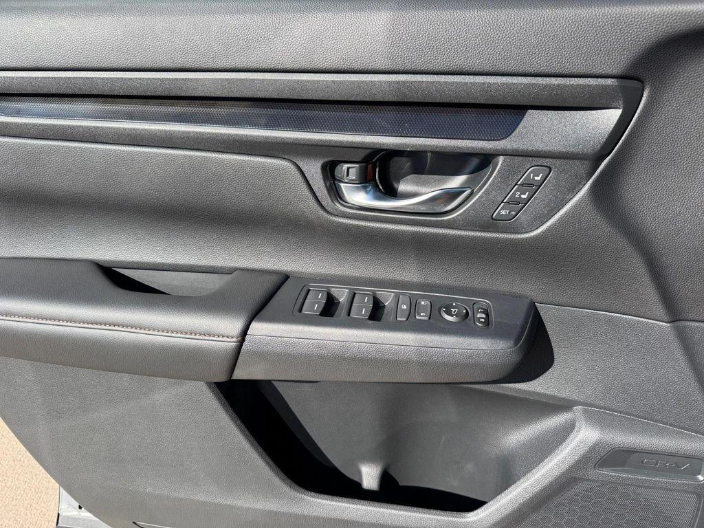 new 2026 Honda CR-V Hybrid car, priced at $40,396