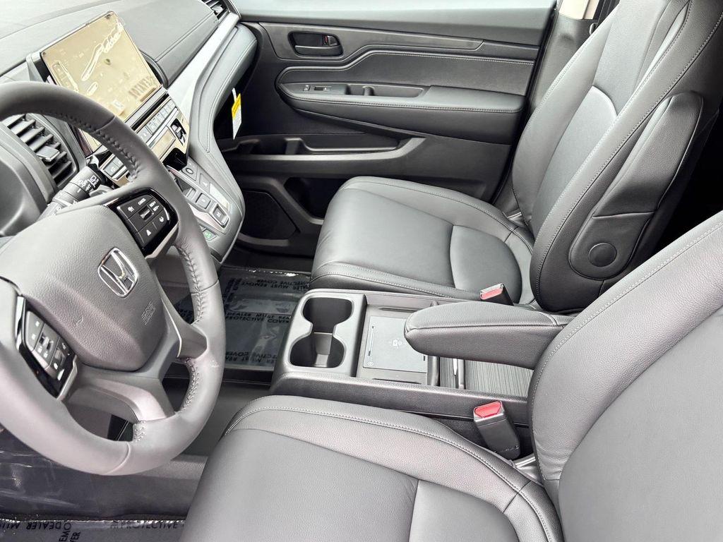 new 2026 Honda Odyssey car, priced at $45,685