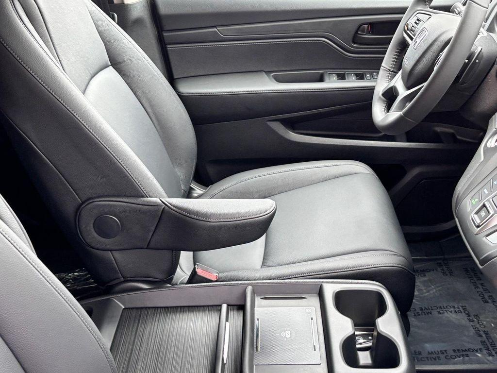 new 2026 Honda Odyssey car, priced at $45,685