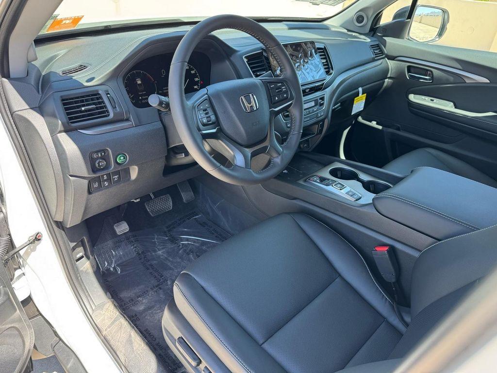new 2025 Honda Ridgeline car, priced at $40,095