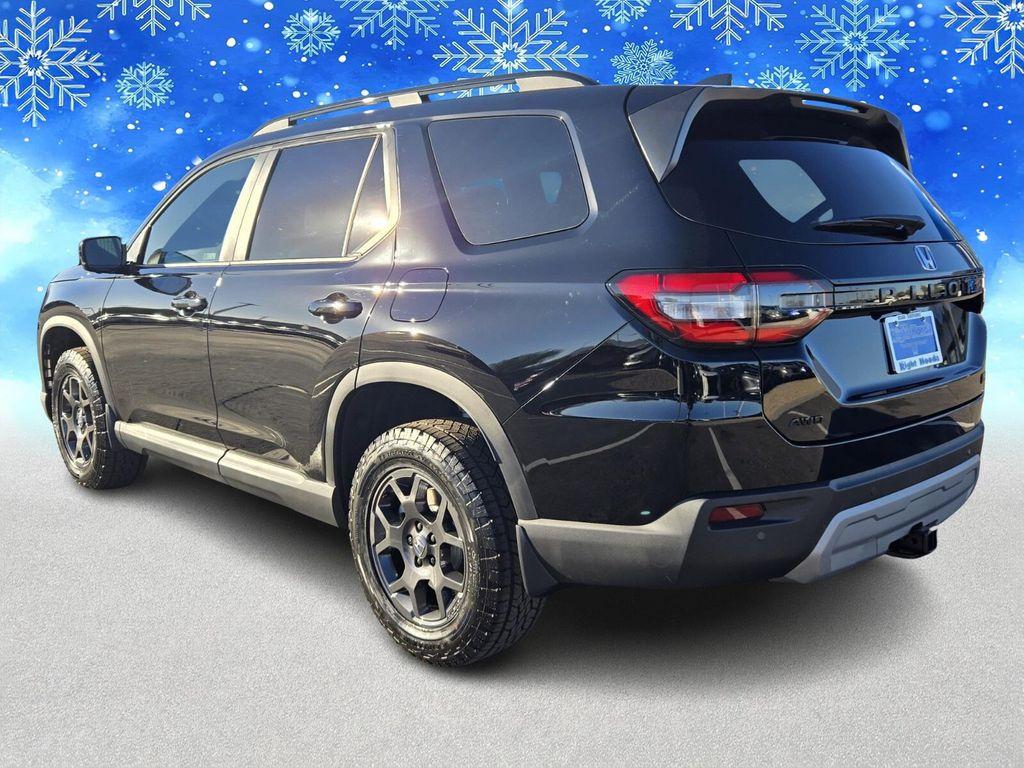 new 2025 Honda Pilot car, priced at $45,296