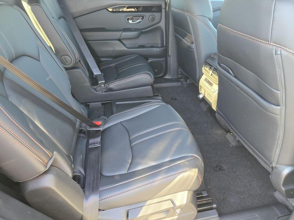 new 2025 Honda Pilot car, priced at $48,296