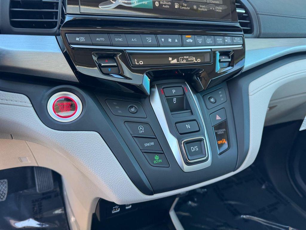 new 2026 Honda Odyssey car, priced at $42,038